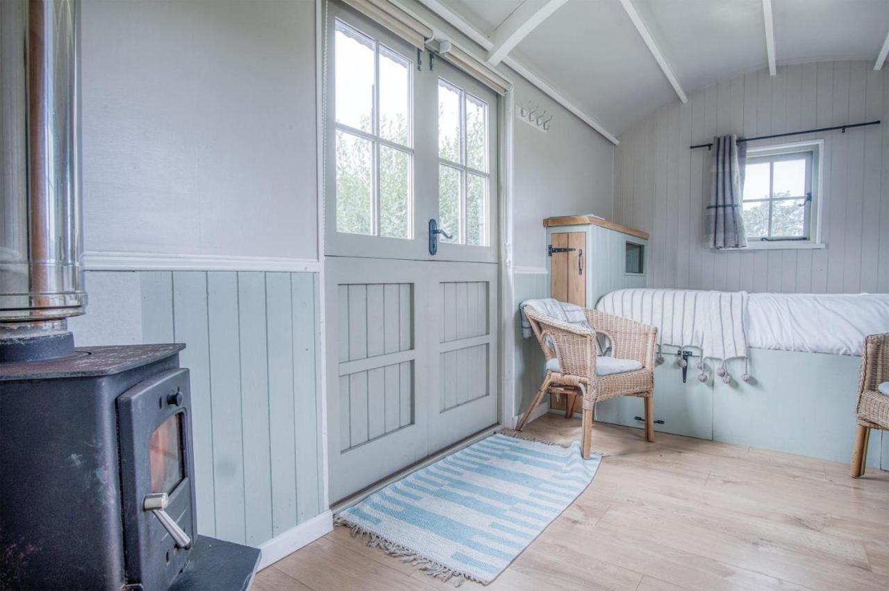 Haven View - 1 Bedroom Shepherds Hut - St Ishmaels Saint Ishmaels  Ngoại thất bức ảnh