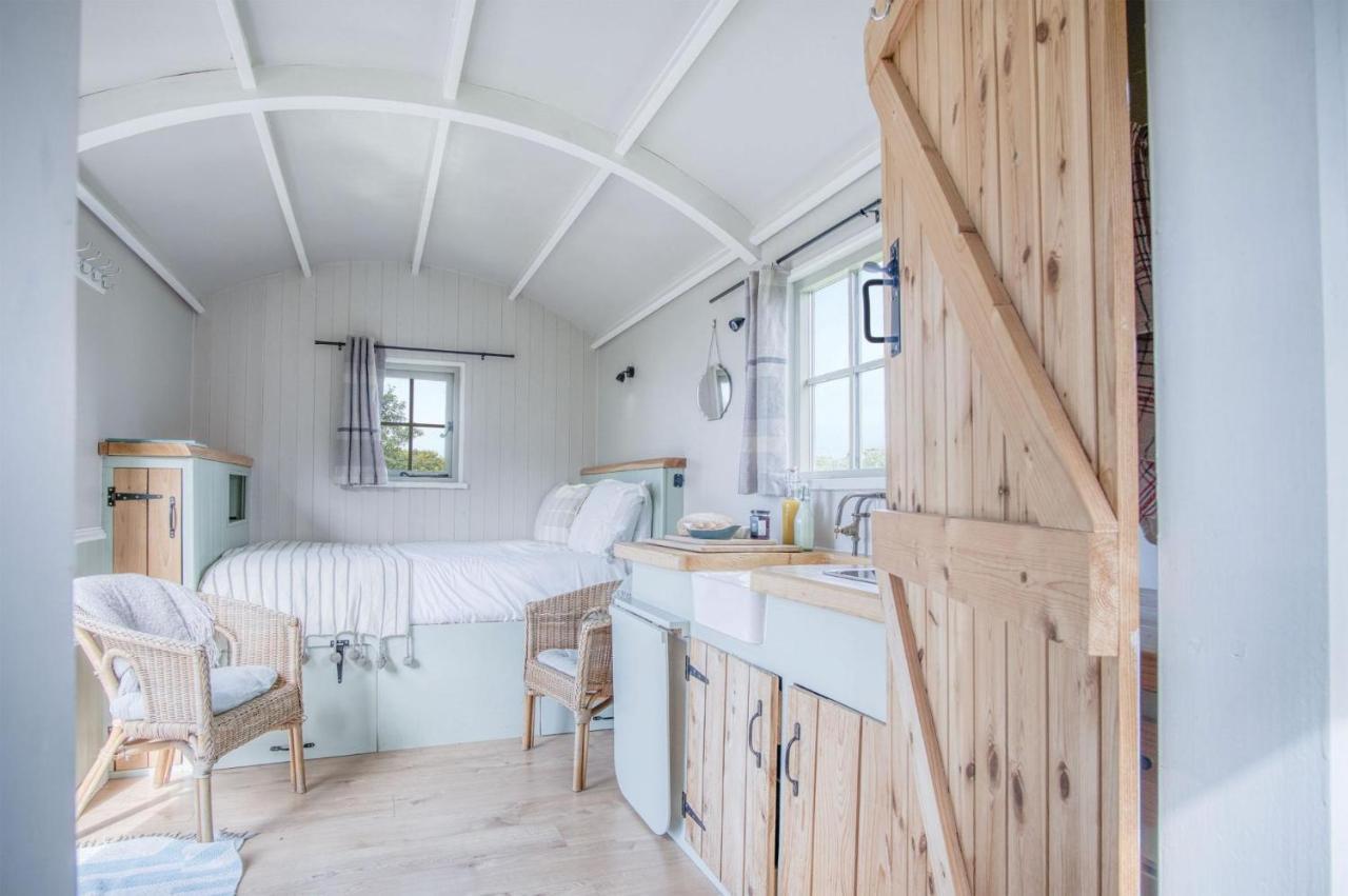 Haven View - 1 Bedroom Shepherds Hut - St Ishmaels Saint Ishmaels  Ngoại thất bức ảnh